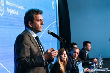Massa: "Vinimos a sumarnos con trabajo a la revolución del desarrollo de Vaca Muerta"