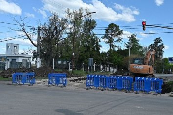 Reconstruyen el badén en la intersección de Caputto y Newbery