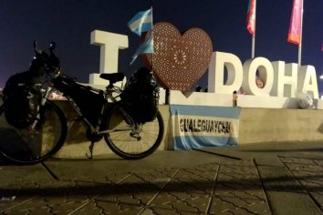 Entrerriano llegó a Qatar con su bicicleta