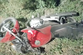 Motocilista colisionó a un hombre que circulaba en bicicleta en el mismo sentido