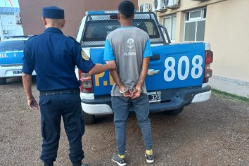 Robo la mochila de una joven y se dio a la fuga fue detenido por los vecinos