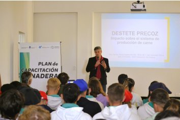 Más de un centenar de productores del sur entrerriano se capacitaron en manejo del pasto