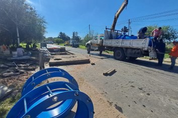 Por pérdida en cañería de calle Rondeau, se demora la distribución de agua