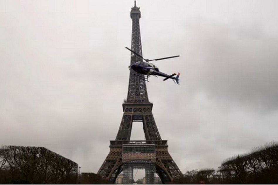 Evacúan la Torre Eiffel por una amenaza de bomba - Noticias | La voz 90.1