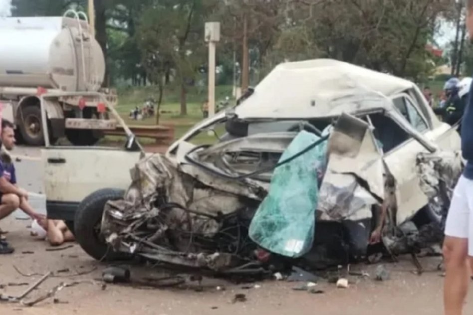 Dos muertos y cuatro heridos graves en choque frontal entre un camión y ...