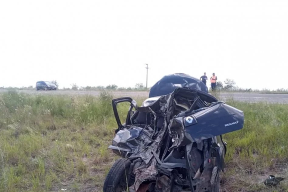 Dos heridos graves tras el choque entre un auto y un camión - Noticias ...