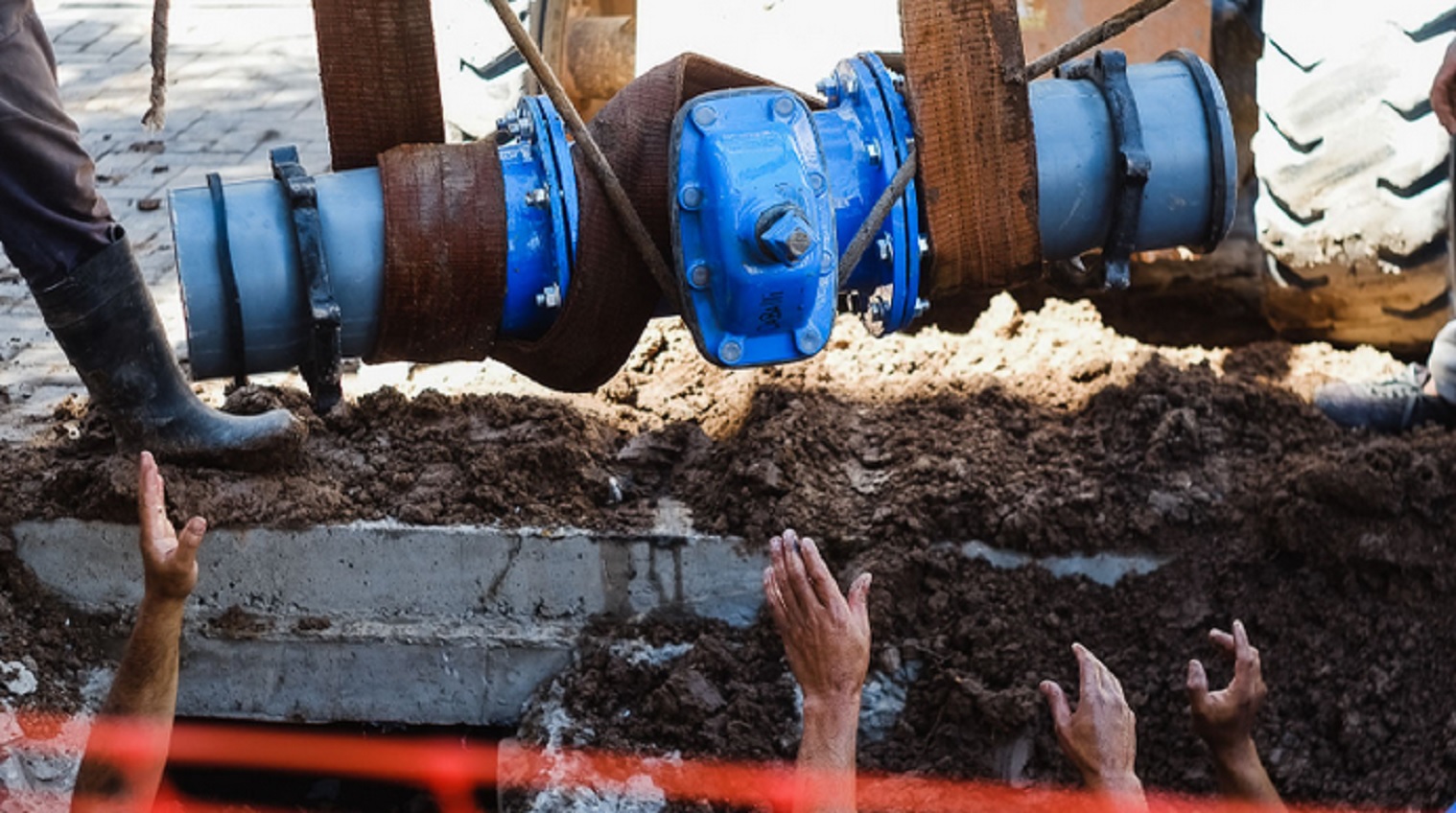 Obras de mejoras en la red de agua potable en calle Garrigó - Noticias ...