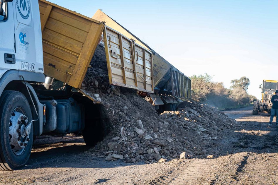 Realizan obras de conservación de la ruta provincial Nº 20 en el ...
