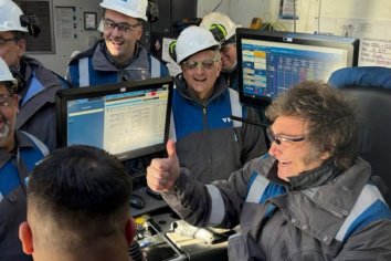 Milei expone a YPF a los acreedores, reventando el gasto en publicidad hasta los 30 mil millones