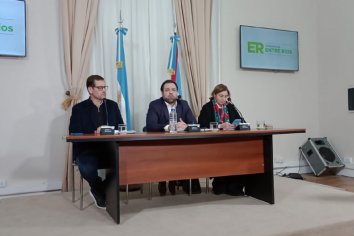 El Gobierno otorgó por decreto incremento salarial a docentes