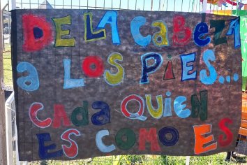 Con volanteada y radio abierta conmemoraron el Día de la Educación Especial en la Plaza de las Mujeres Entrerrianas