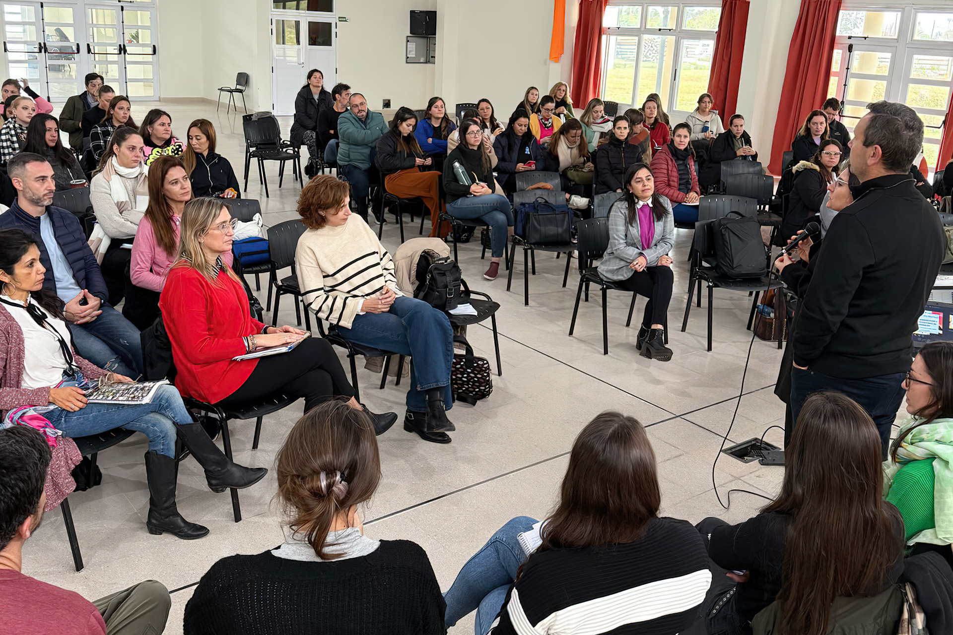 Se realizó una jornada de salud mental centrada en el abordaje con ...