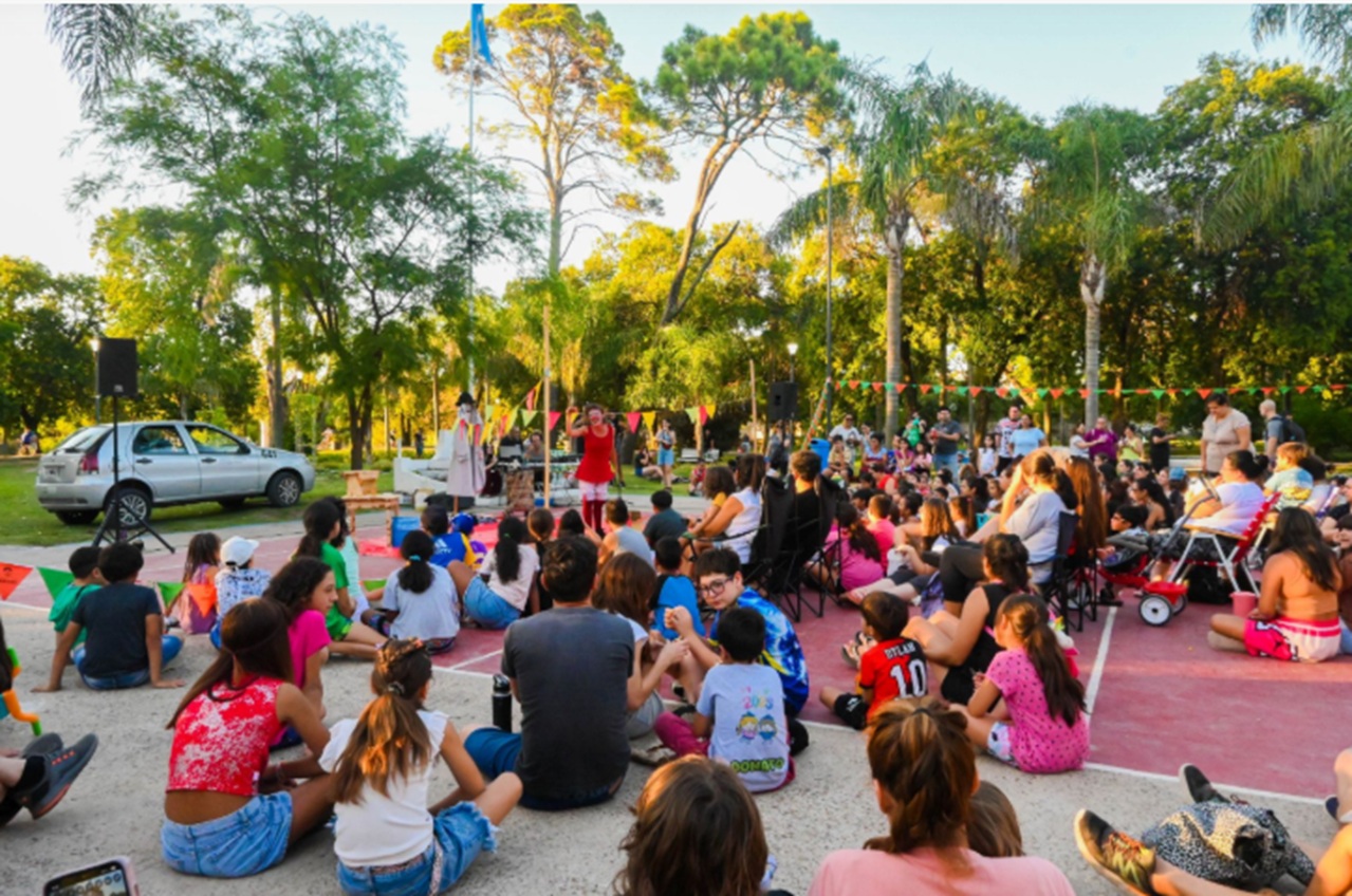 Gurí de Río cierra enero con teatro para infancias en el renovado Patito Sirirí