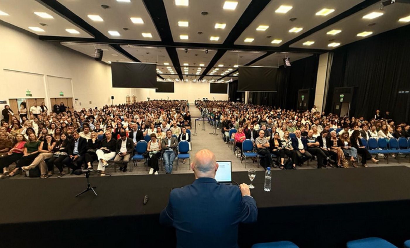 Gran convocatoria en el inicio de las VIII Jornadas Regionales de Educación