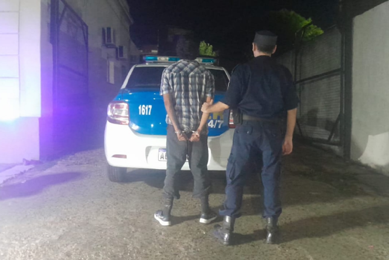 Dos detenidos por incendiar un contenedor de basura