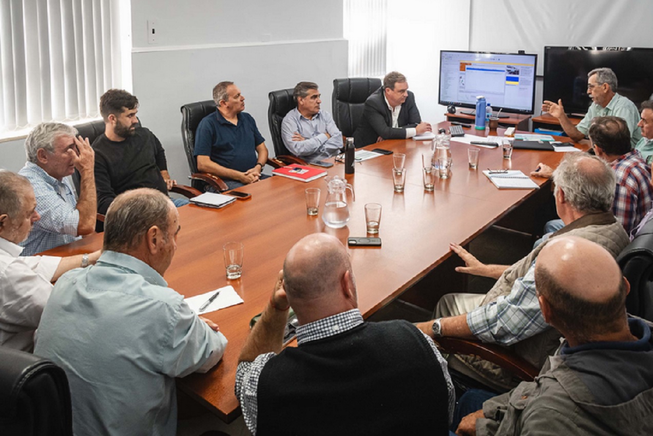 El gobierno y ruralistas acuerdan acciones conjuntas para mejorar caminos de la producción