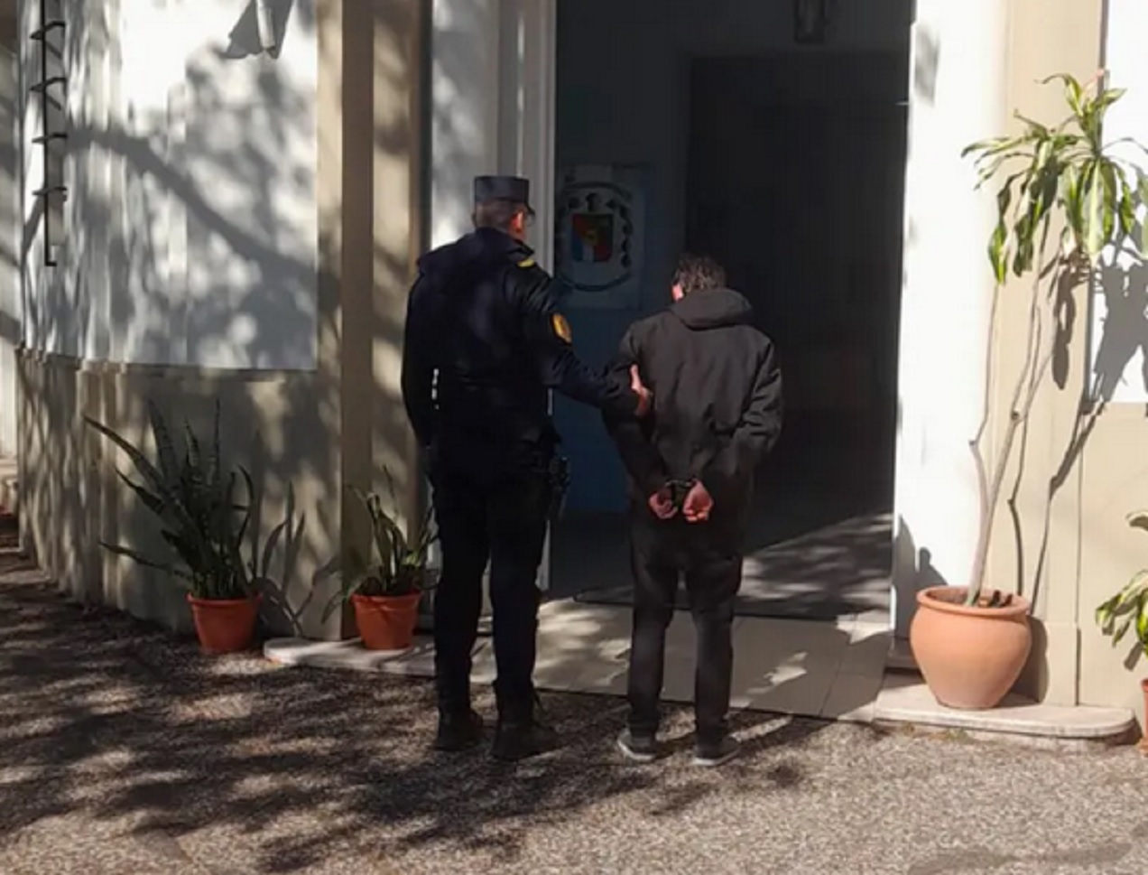 Recuperaron auto robado y detuvieron a un joven