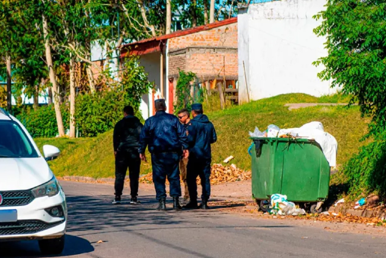 Hallaron un feto dentro de un contenedor de basura