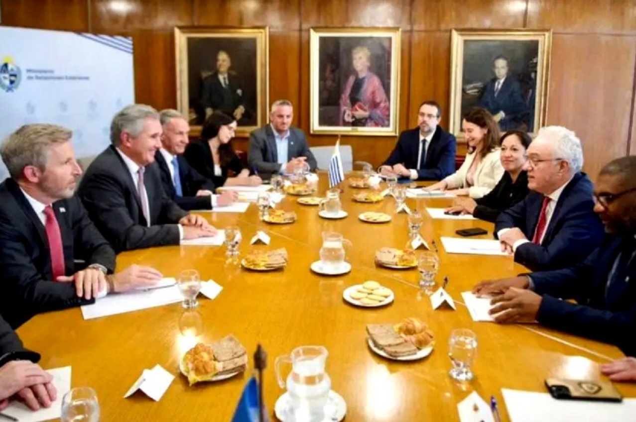 Frigerio y Walser viajan con Quirno a Uruguay para hablar de la relocalización de la planta en Paysandú