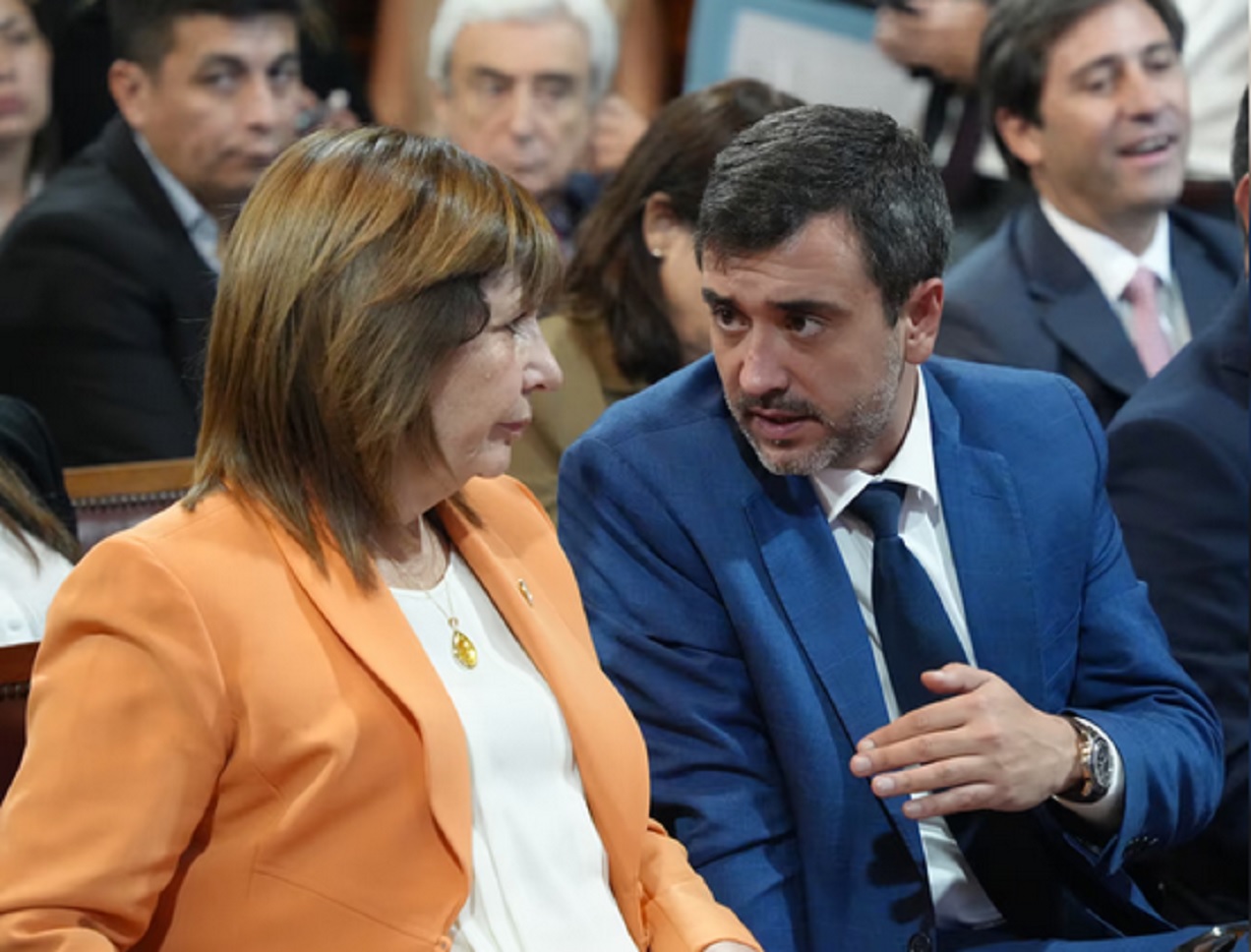 Senado abre el debate de reforma electoral, en medio de tensiones entre oficialistas y dialoguistas