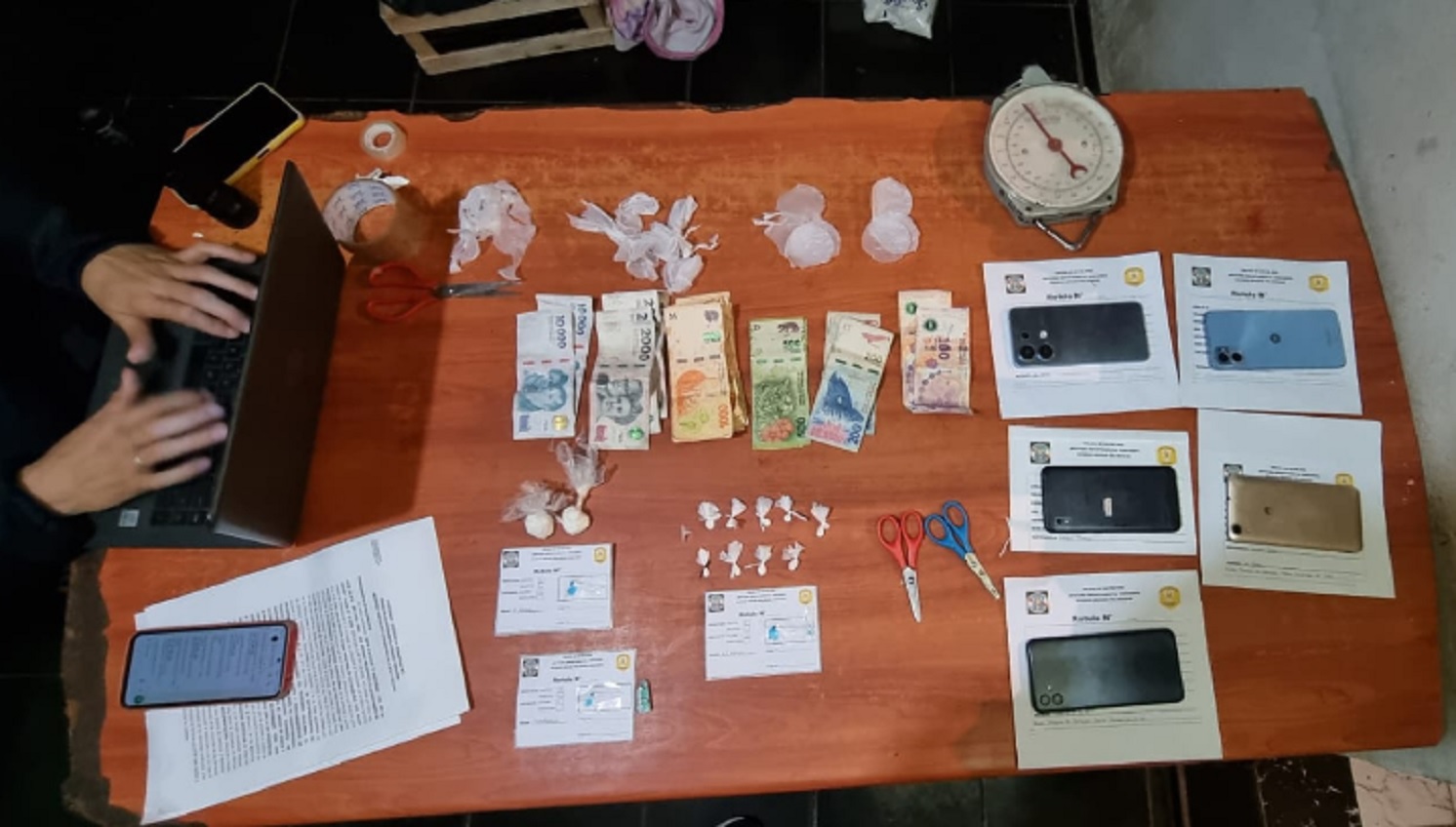 Allanamiento en zona céntrica de Concordia finalizó con cuatro detenidos