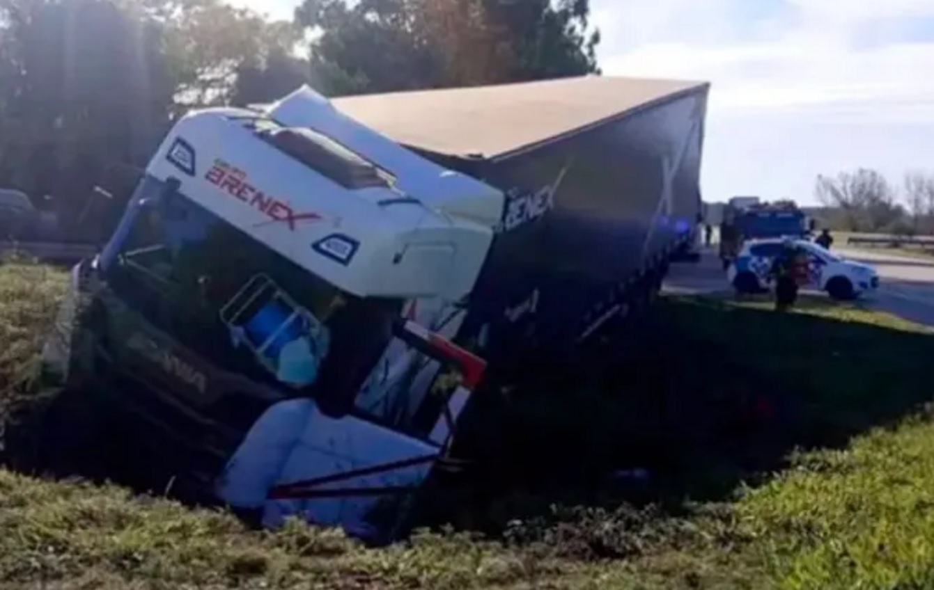 San José: niño de dos años falleció tras ser embestido por camión en Autovía Artigas