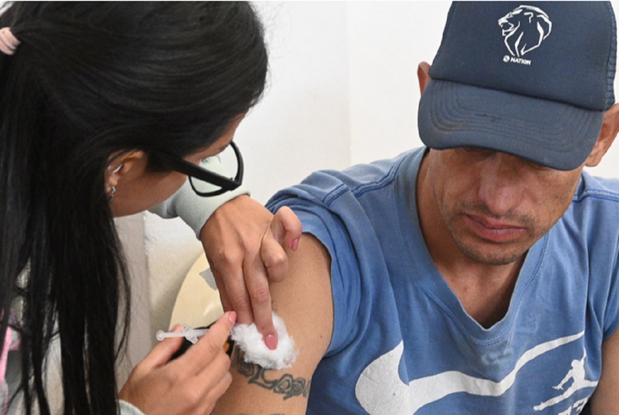 La Municipalidad continúa con vacunación y control médico para personas en situación de calle