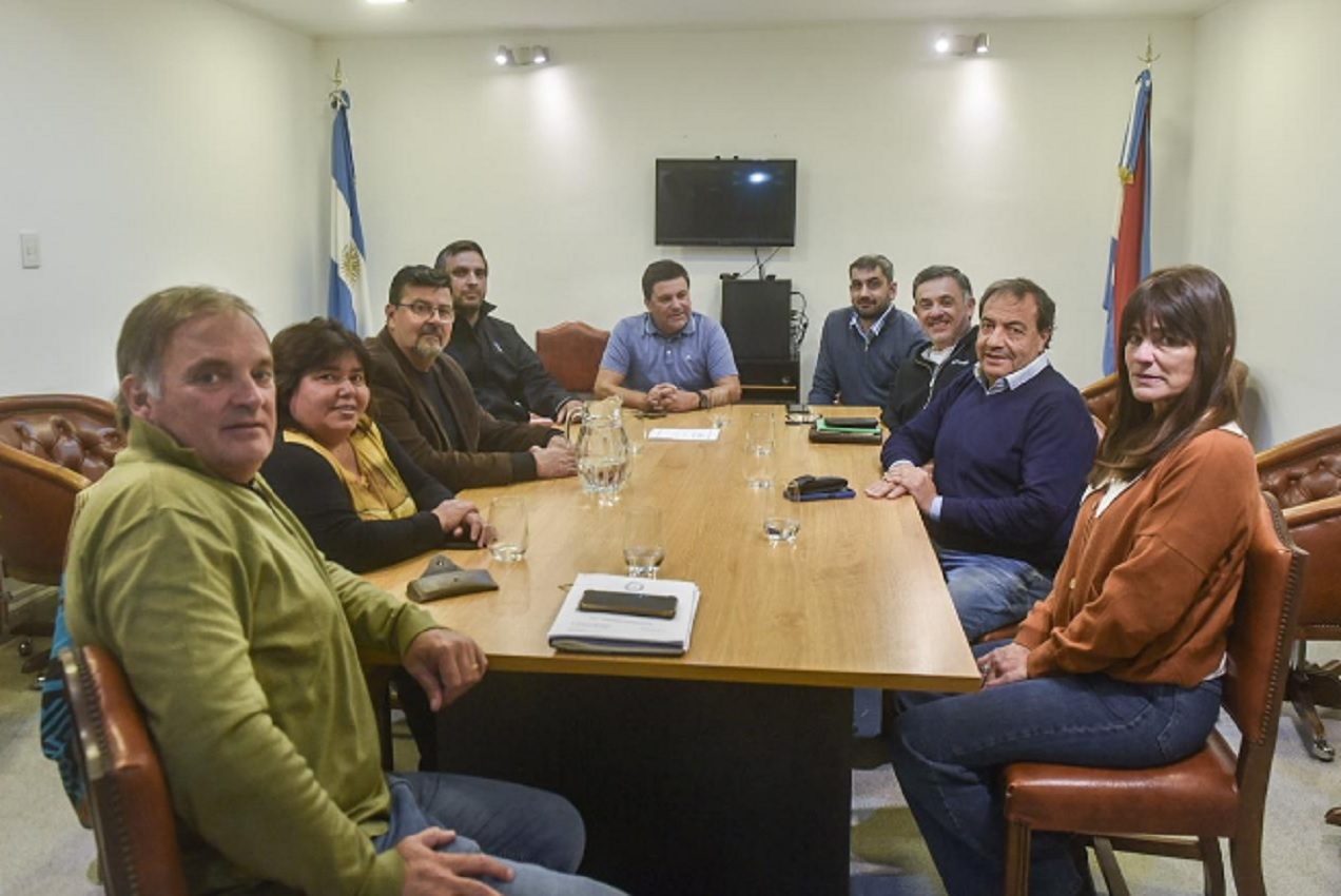 Senadores del PJ recibieron a representantes gremiales de Vialidad Nacional y expresaron su acompañamiento a los trabajadores