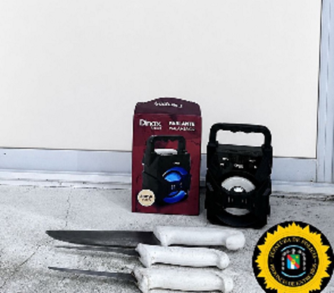 Allanamientos en Santa Elena: secuestraron tres cuchillas y un parlante