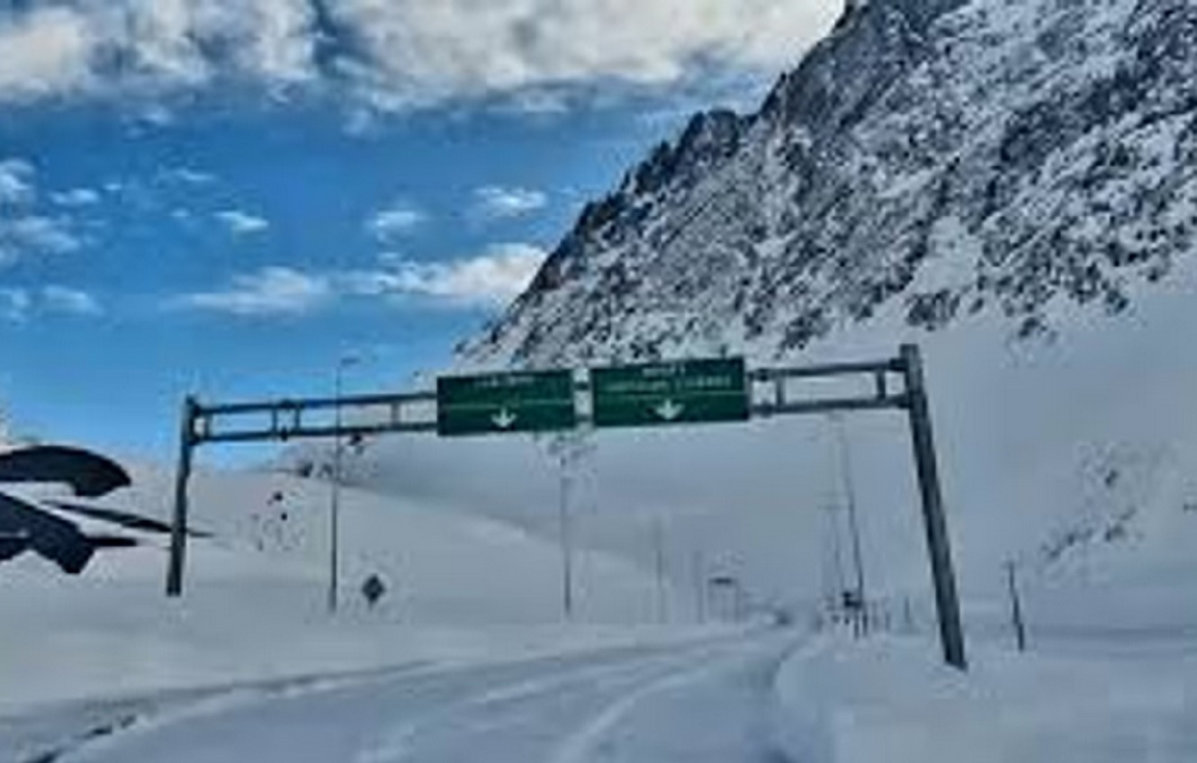 Mendoza: cerraron el Paso Cristo Redentor por intensas nevadas
