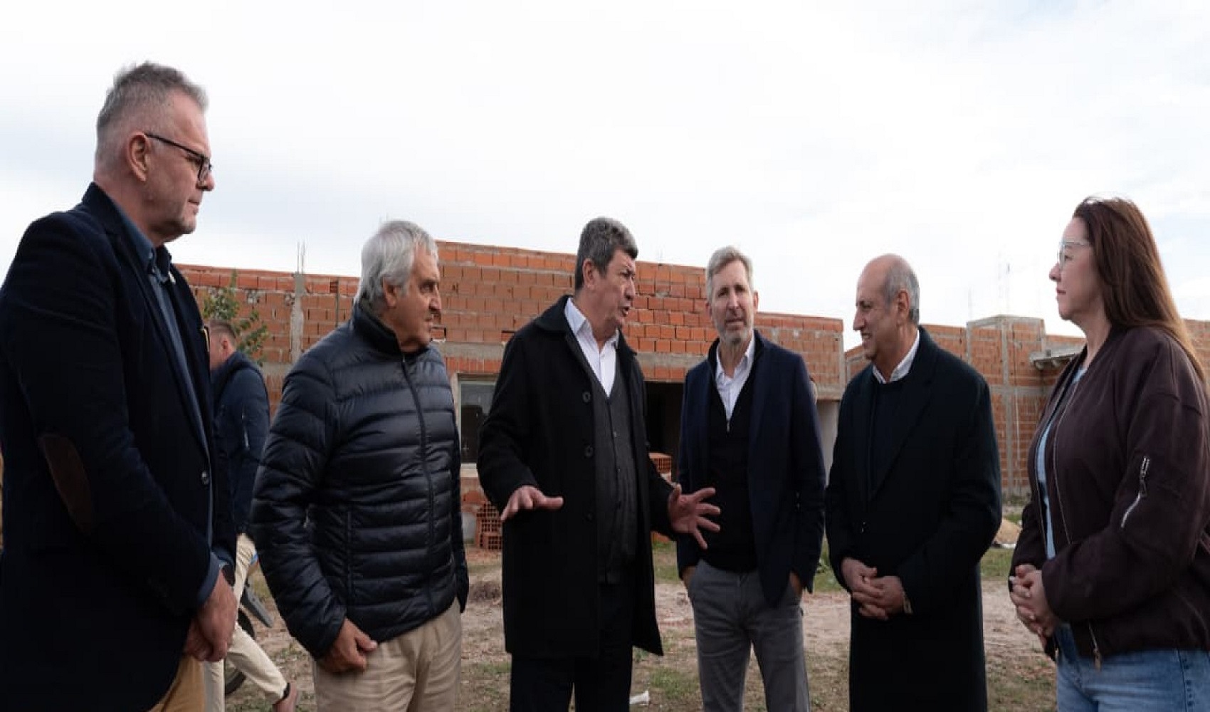 El Gobierno provincial ejecuta 30 soluciones habitacionales en Santa Elena