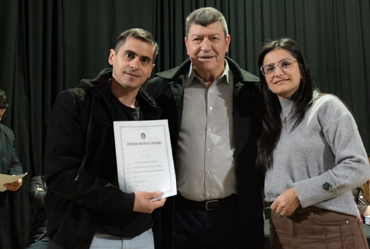 Se firmaron escrituras de viviendas sociales para Concepción del Uruguay y Basavilbaso