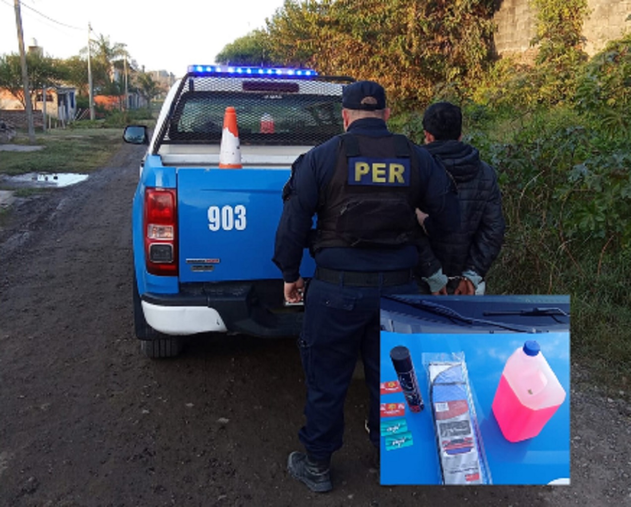 Menor robó elementos del interior de un vehículo e intentó abrir otros