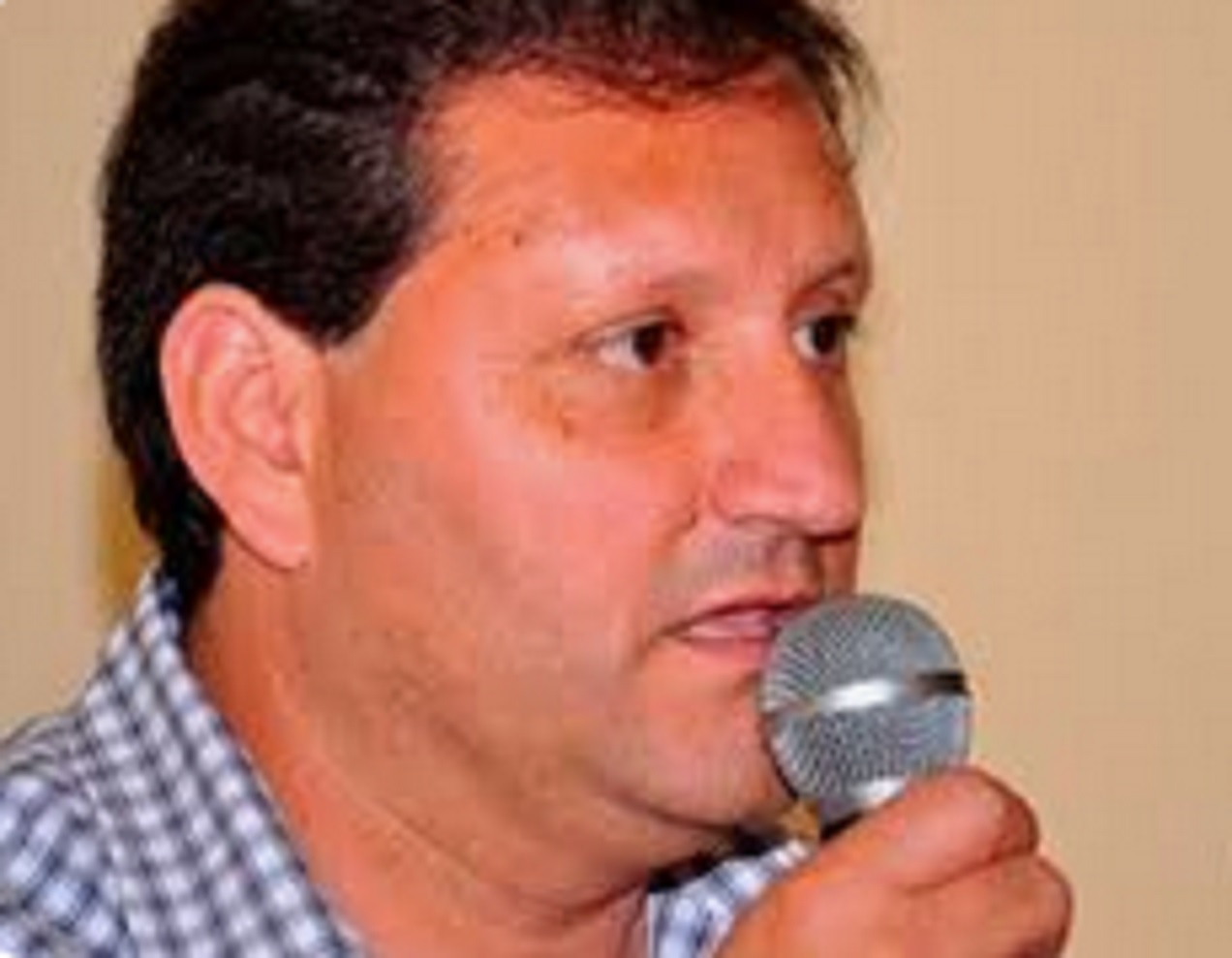 García: No estamos de acuerdo en la ley, pero sí en la participación