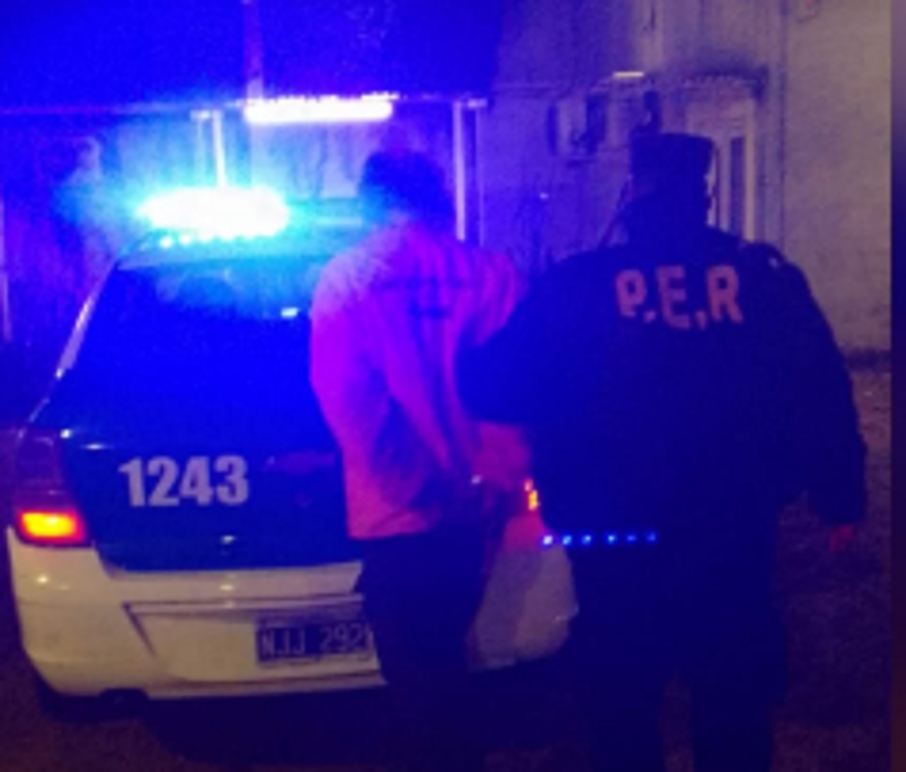 Cortó tobillera electrónica y la policía lo detuvo fuera del domicilio fijado por la justicia