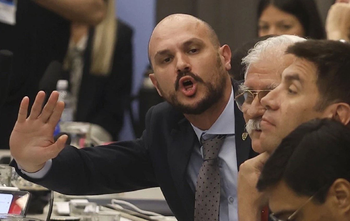 El libertario Santurio pasó de manejar un Uber a comprarse una casa de USD 300 mil con un crédito del Banco Nación