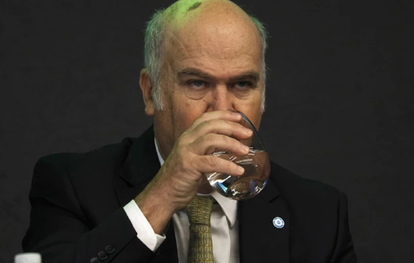 El secretario de Agricultura se enojó porque no lo aplaudían los chacareros: