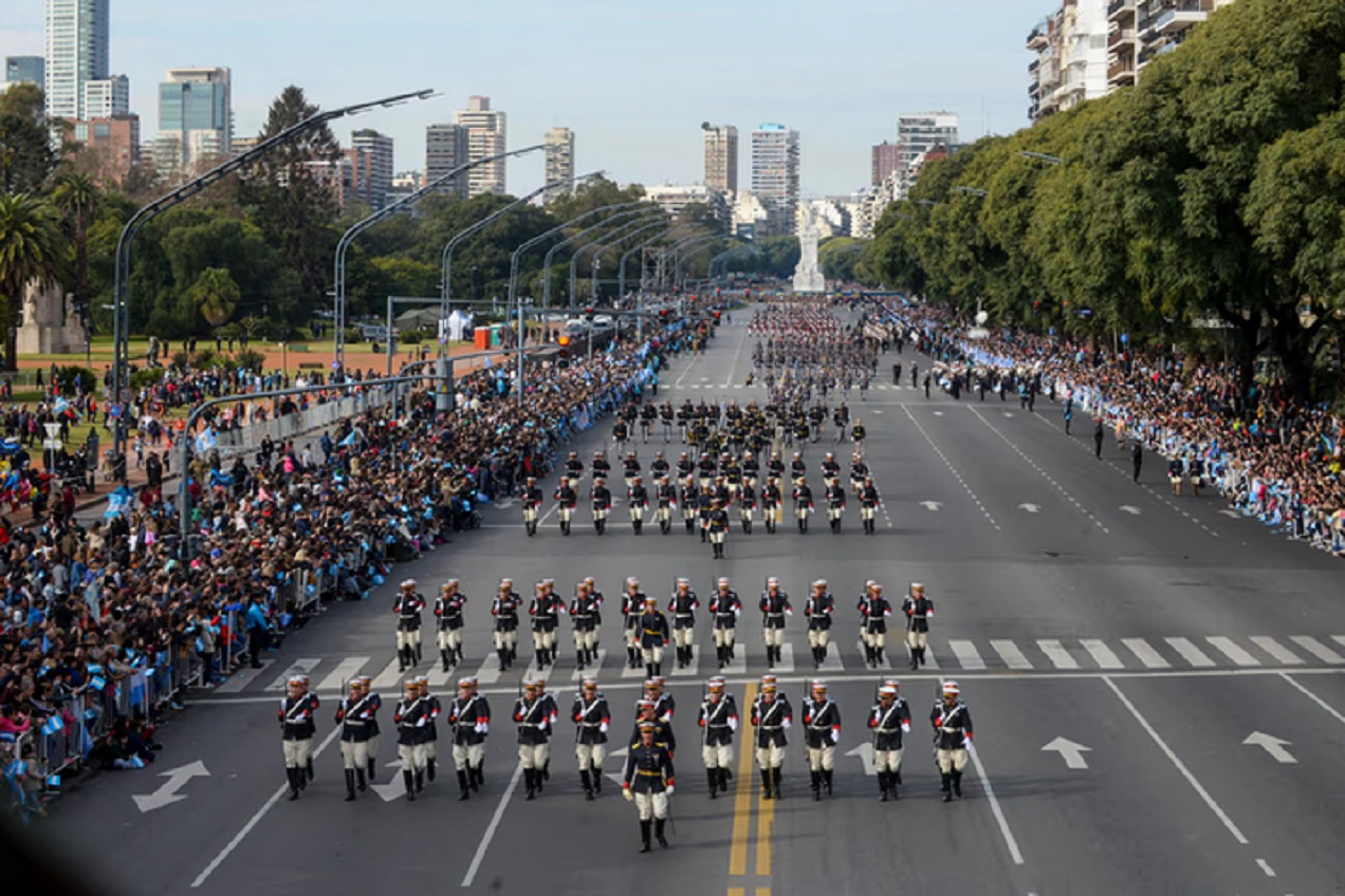 El Gobierno evalúa suspender el desfile militar del 9 de Julio en medio del ajuste en Defensa