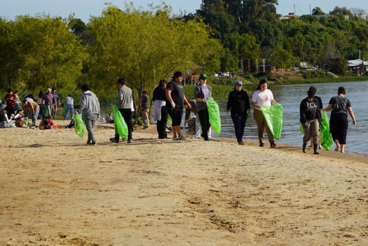 La conciencia ambiental ganó relevancia en una jornada junto al río