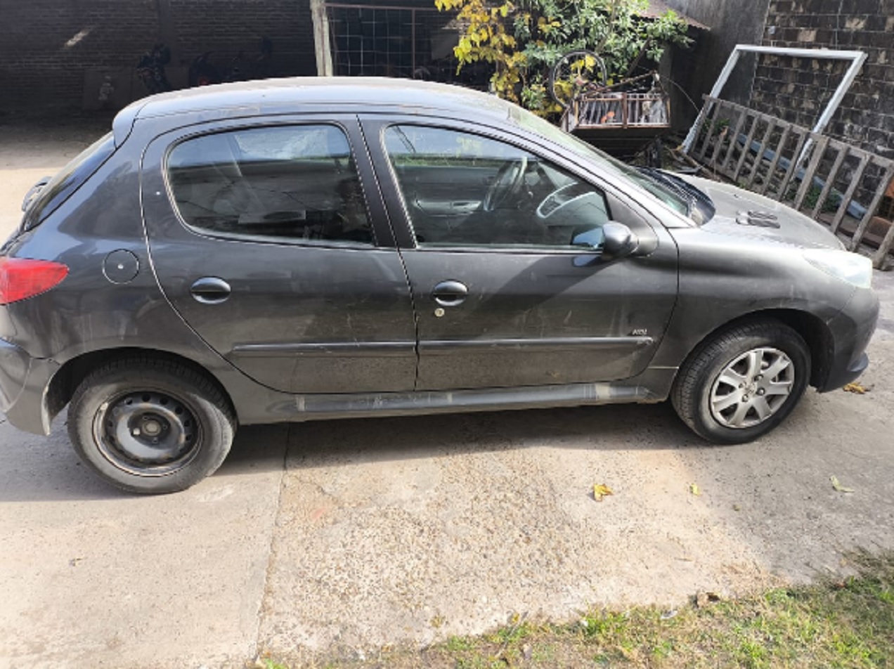San Benito: Compró un auto y se presentó a la comisaría porque tomó conocimiento de que era robado