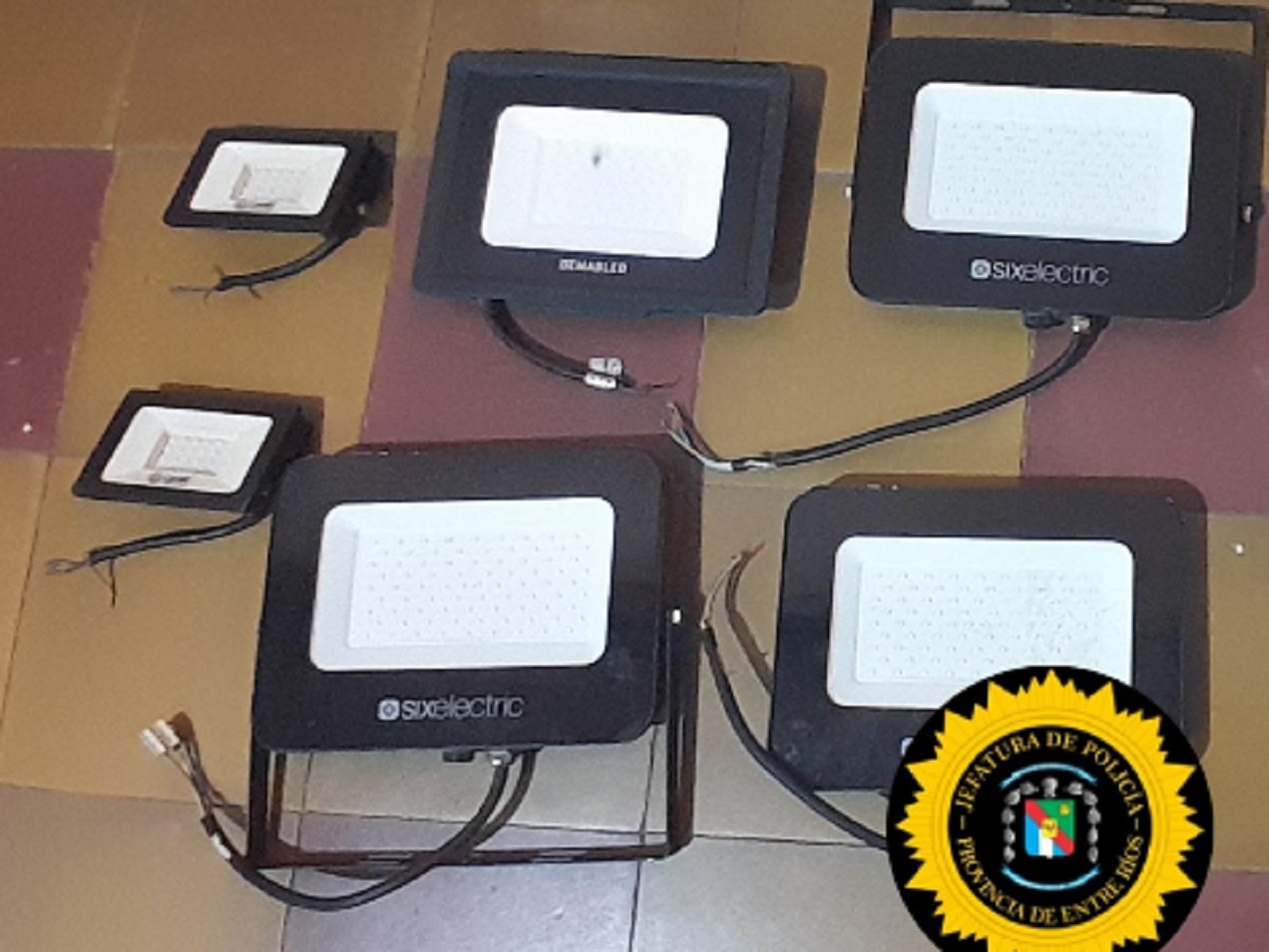 Localizaron bolsa con reflectores LED