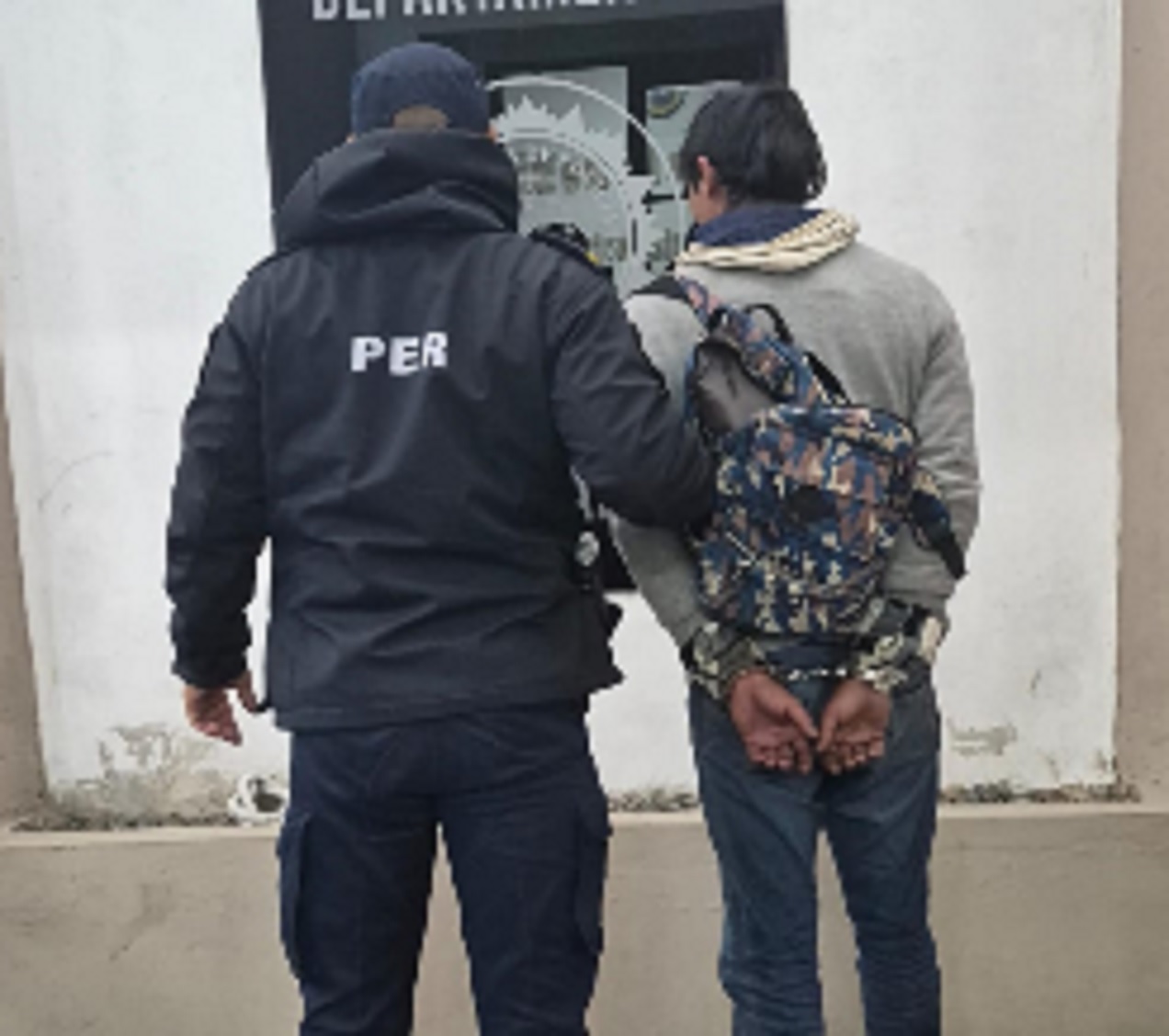 Detenido por violar restricción de acercamiento a su expareja