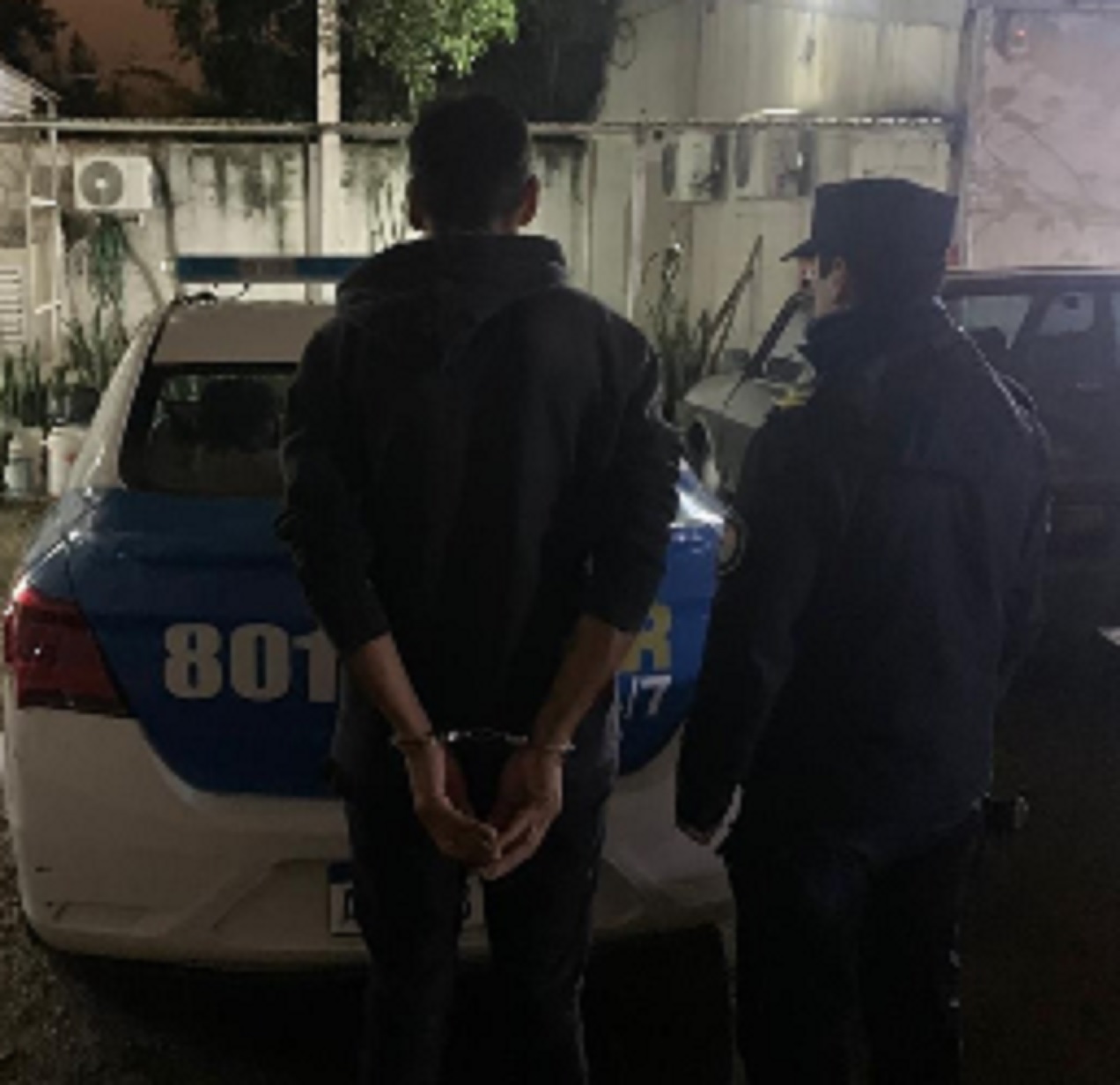 Fue detenido tras intentar agredir a árbitros en un partido de básquet femenino
