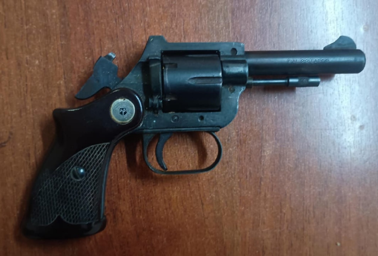 Terminó una relación de pareja y la policía fue al domicilio a retirar armas de fuego