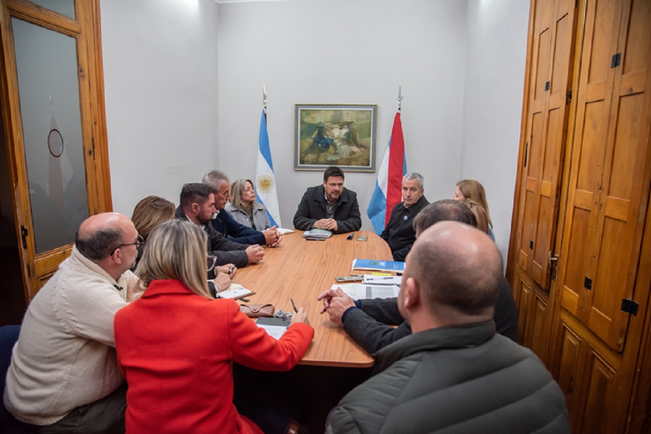 El Ejecutivo recibió a las ligas de comunas y a los bloques legislativos por la coparticipación
