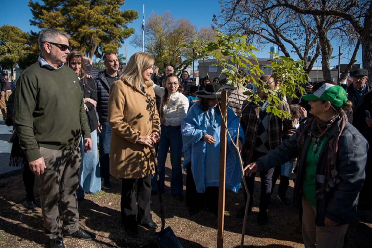 El Municipio inauguró la remodelación de plaza Primera Junta con actividades para los vecinos