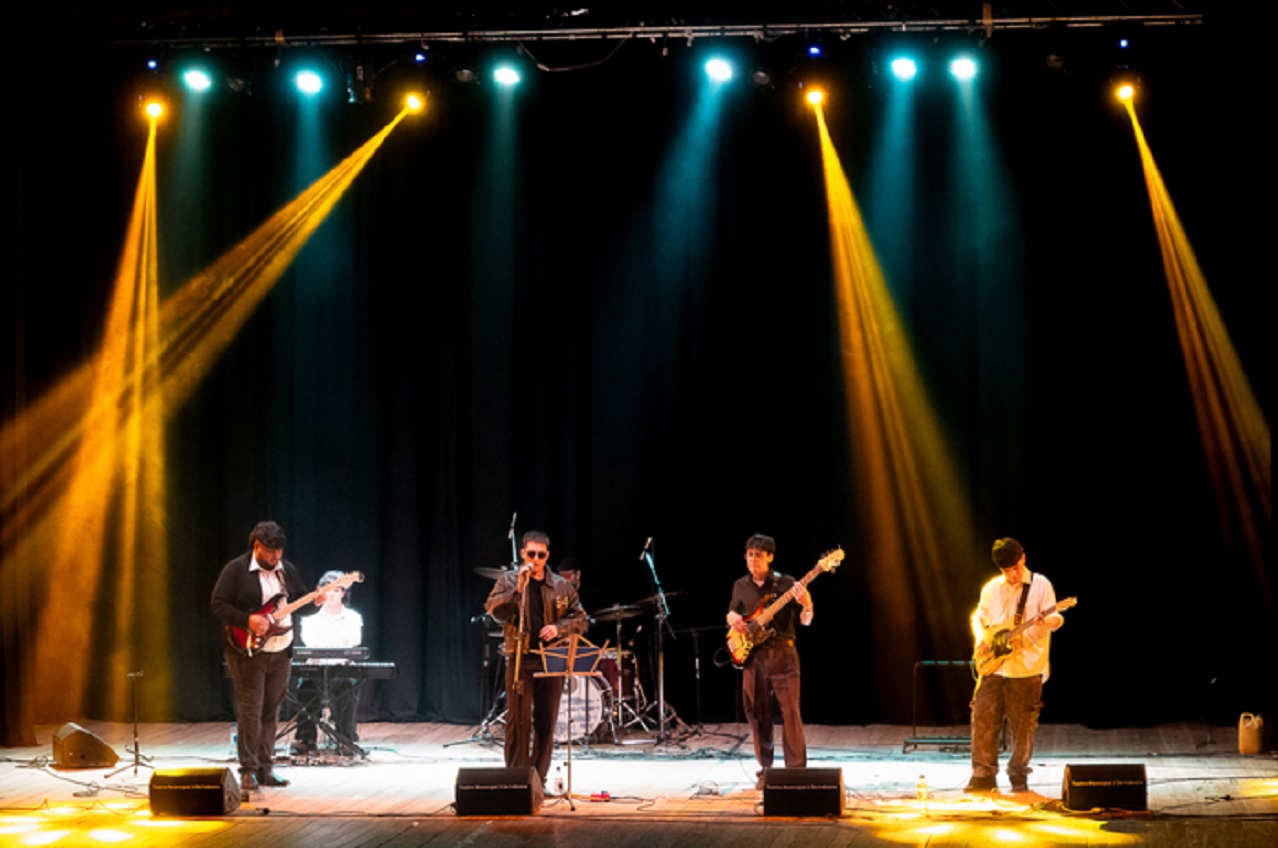Música en esta orilla reunió a cientos de jóvenes en el Teatro 3 de Febrero