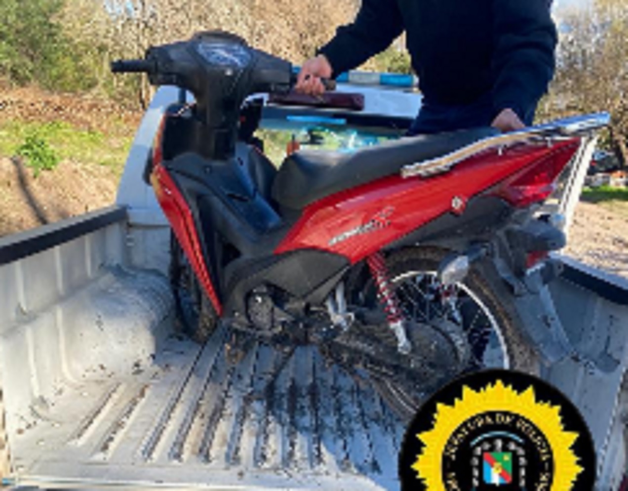 Robaron una moto en Barrio José Hernández, la recuperaron y detuvieron a quien la conducía