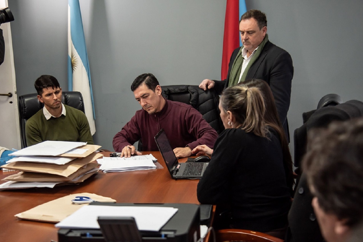 Se abrieron los sobres de las licitaciones para adquirir maquinaria vial por más de 12.000 millones de pesos