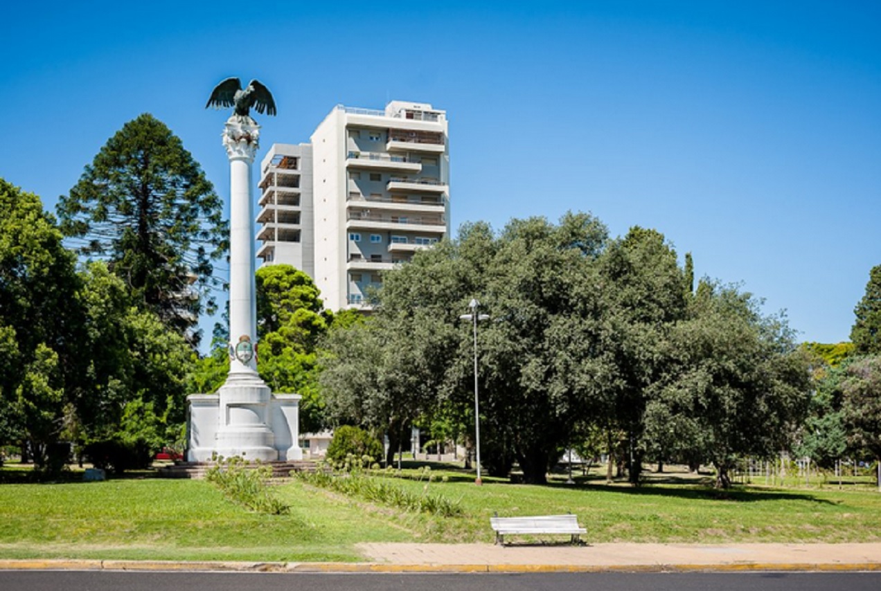 El Municipio y escuelas izarán la Bandera Argentina en conmemoración de la elevación a Villa de Paraná